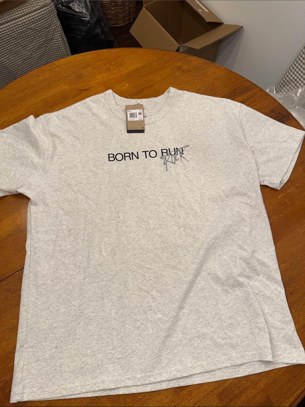 Nike Stranger Things Shirt Mens Medium Gray Born To Run Rock Radio II5248-051 xx